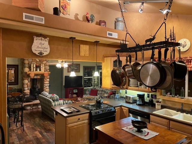 Long Valley Junction The Honky Tonk Cabin מראה חיצוני תמונה